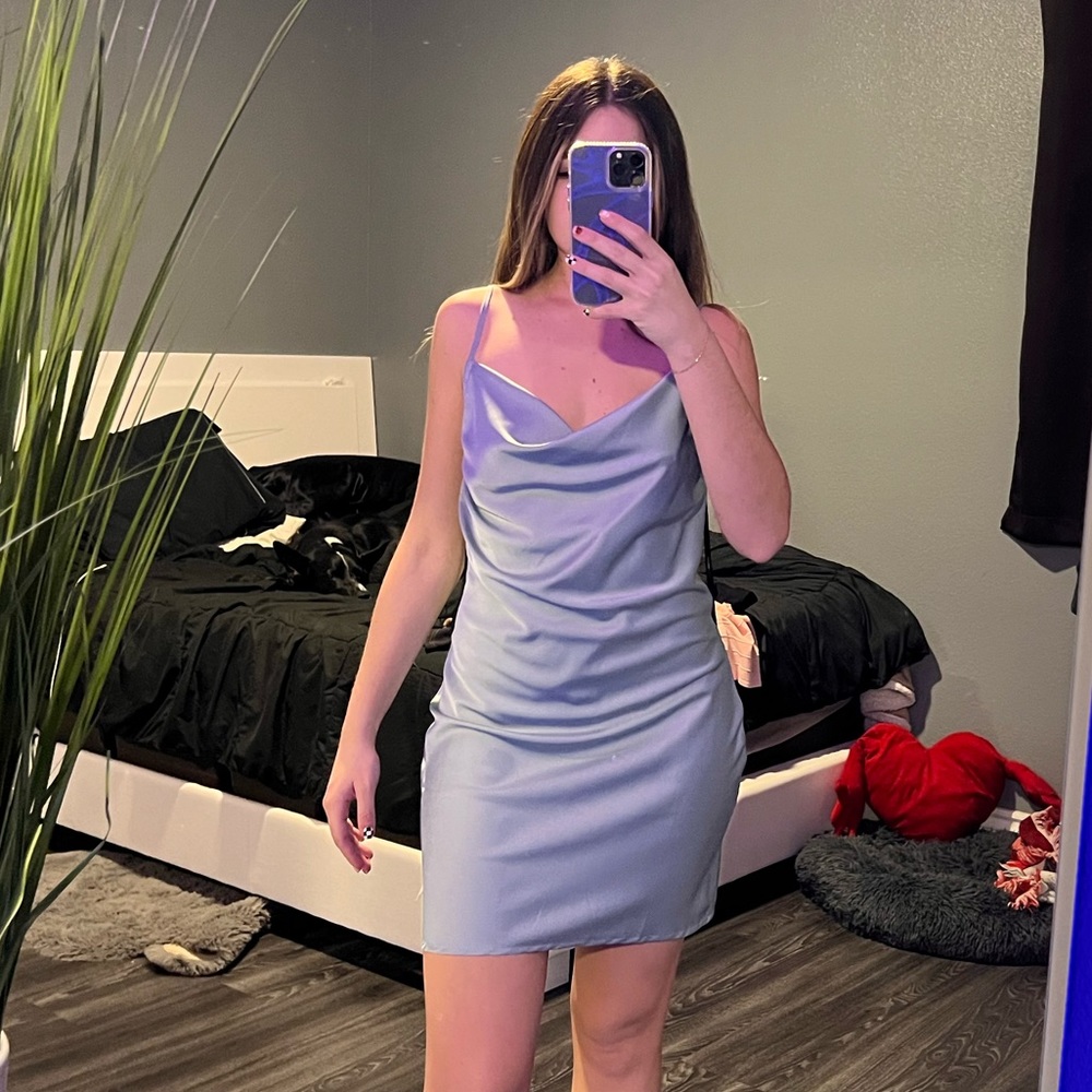 Dress - Picture 2 of 7